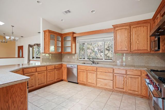 4915 Patterson Dr, Diamond Springs, CA 95619