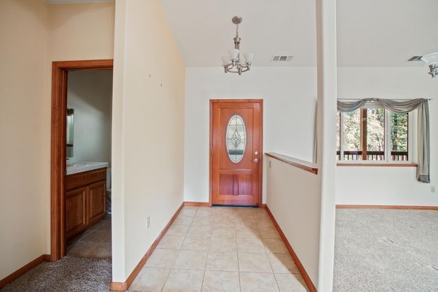 4915 Patterson Dr, Diamond Springs, CA 95619