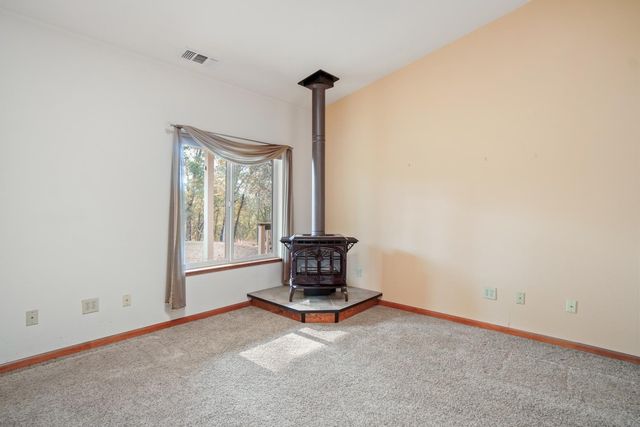 4915 Patterson Dr, Diamond Springs, CA 95619