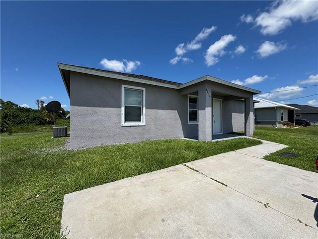 8036 Buttercup CIR, Labelle, FL 33935