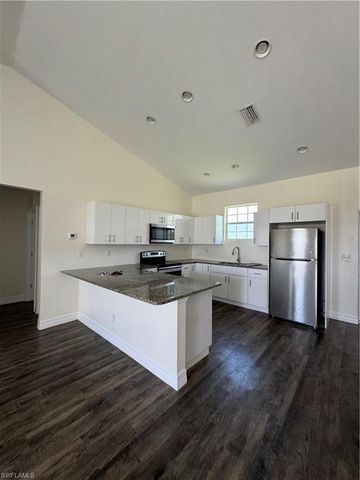 8036 Buttercup CIR, Labelle, FL 33935