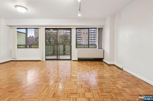 150 Overlook Avenue 6H, Hackensack, NJ 07601