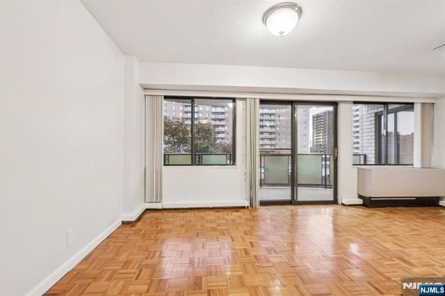 150 Overlook Avenue 6H, Hackensack, NJ 07601