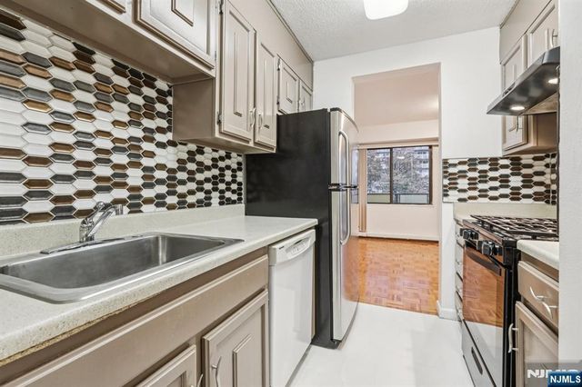 150 Overlook Avenue 6H, Hackensack, NJ 07601