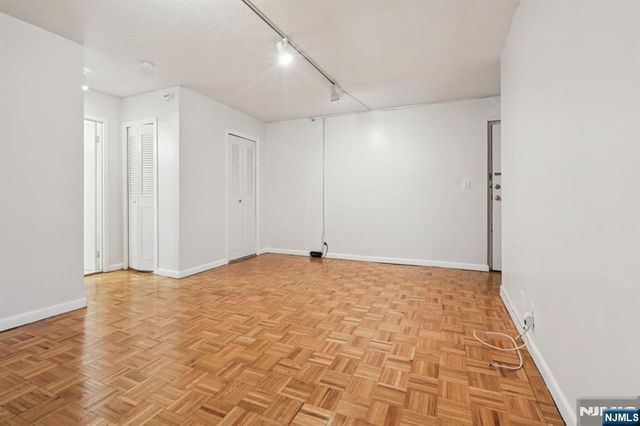 150 Overlook Avenue 6H, Hackensack, NJ 07601