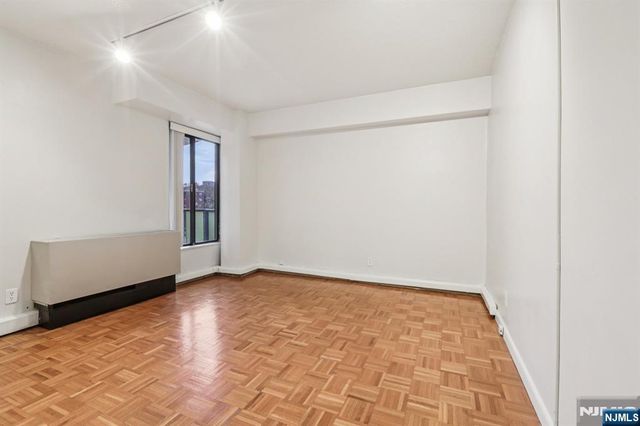 150 Overlook Avenue 6H, Hackensack, NJ 07601