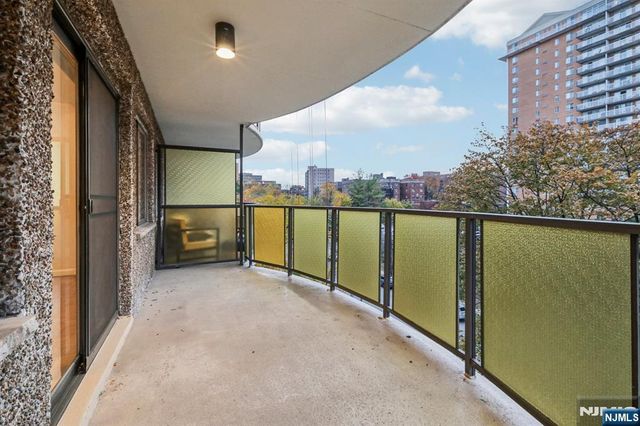 150 Overlook Avenue 6H, Hackensack, NJ 07601