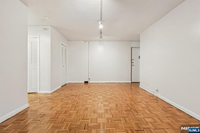 150 Overlook Avenue 6H, Hackensack, NJ 07601