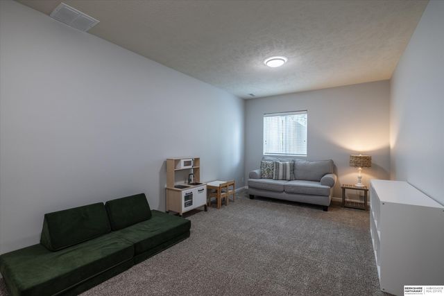 6036 S 186th Avenue, Omaha, NE 68135
