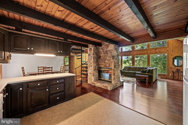 946 STREET RD, Oxford, PA 19363