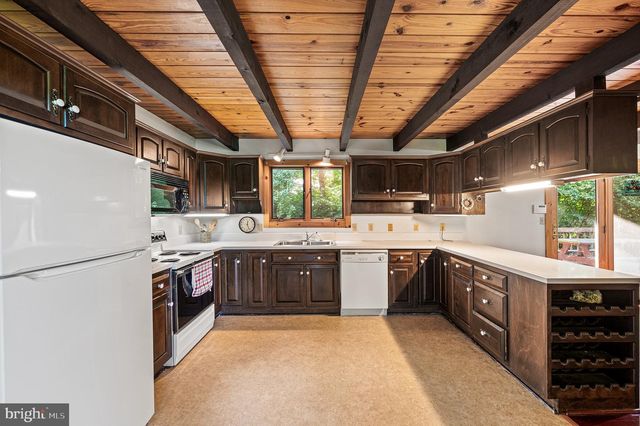 946 STREET RD, Oxford, PA 19363