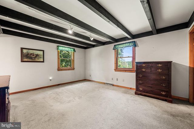 946 STREET RD, Oxford, PA 19363