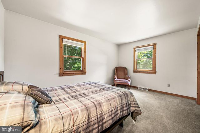 946 STREET RD, Oxford, PA 19363
