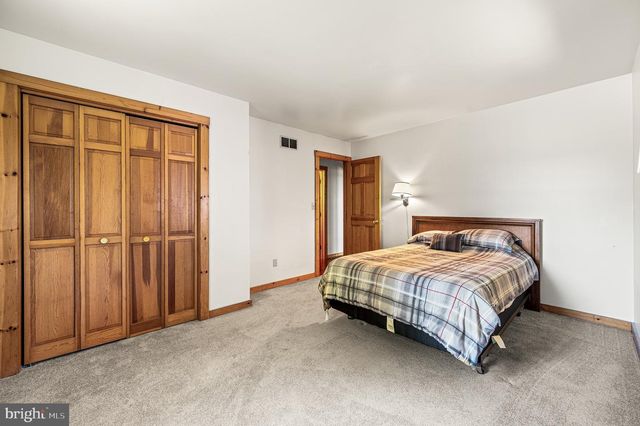 946 STREET RD, Oxford, PA 19363