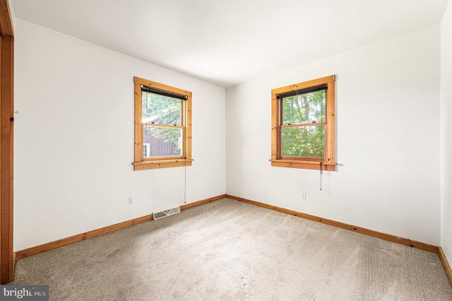 946 STREET RD, Oxford, PA 19363
