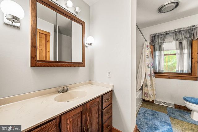946 STREET RD, Oxford, PA 19363
