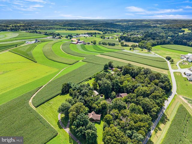 946 STREET RD, Oxford, PA 19363