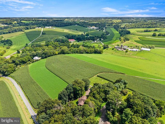 946 STREET RD, Oxford, PA 19363