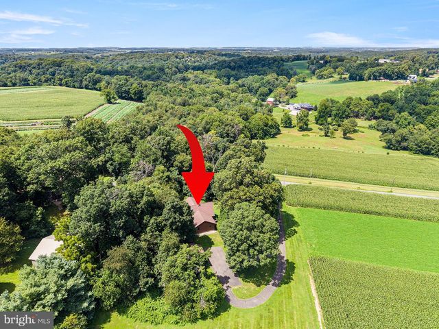 946 STREET RD, Oxford, PA 19363