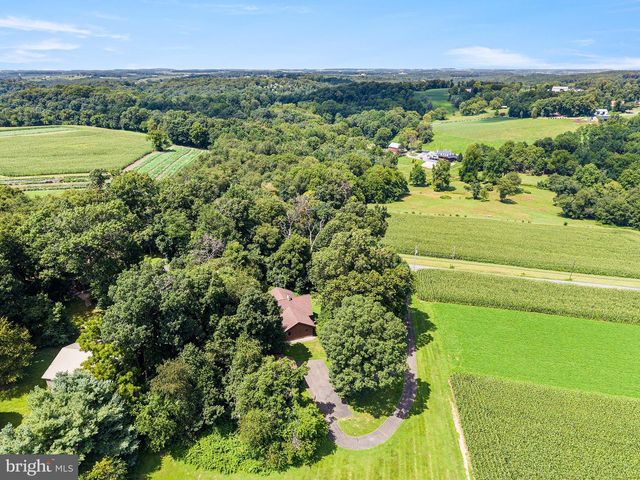 946 STREET RD, Oxford, PA 19363