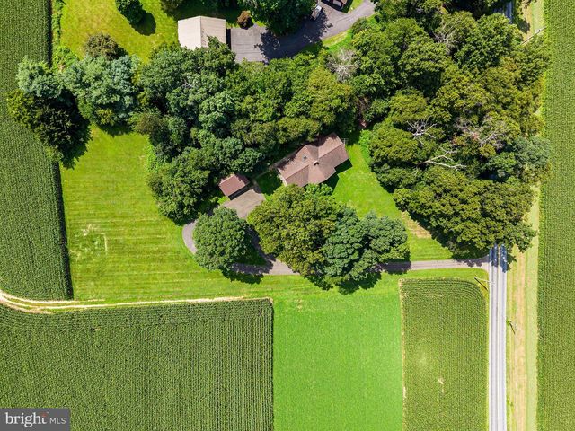 946 STREET RD, Oxford, PA 19363