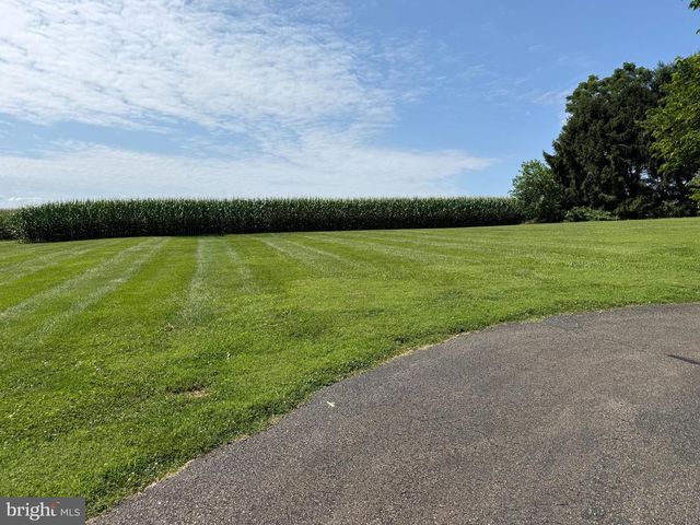 946 STREET RD, Oxford, PA 19363