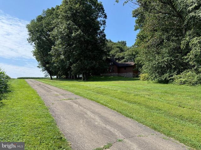 946 STREET RD, Oxford, PA 19363