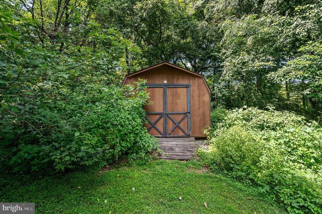 946 STREET RD, Oxford, PA 19363