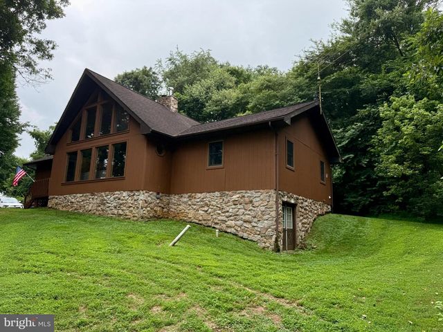 946 STREET RD, Oxford, PA 19363