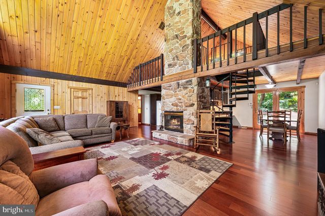 946 STREET RD, Oxford, PA 19363