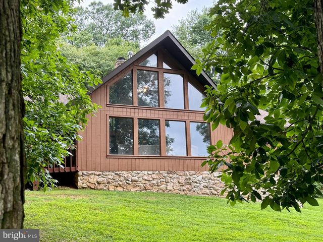 946 STREET RD, Oxford, PA 19363