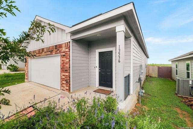 13536 LUNAR LGT, St Hedwig, TX 78152