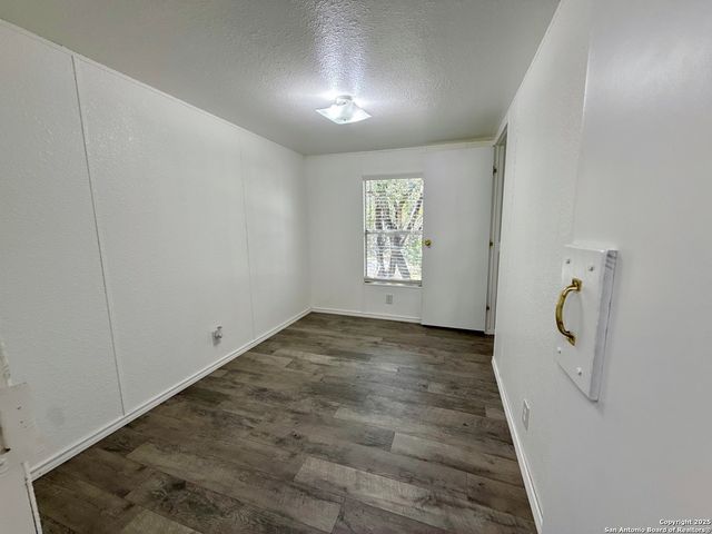 300 Pecos Road, Bandera, TX 78003