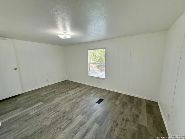 300 Pecos Road, Bandera, TX 78003