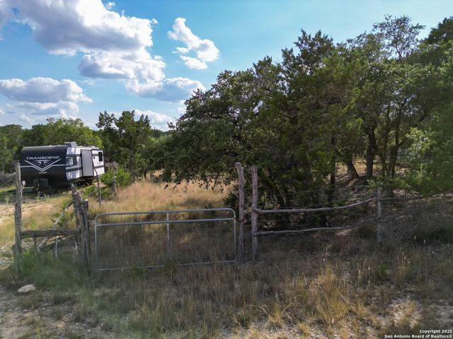 300 Pecos Road, Bandera, TX 78003