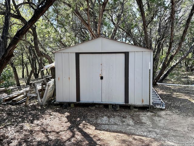 300 Pecos Road, Bandera, TX 78003
