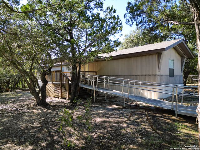 300 Pecos Road, Bandera, TX 78003