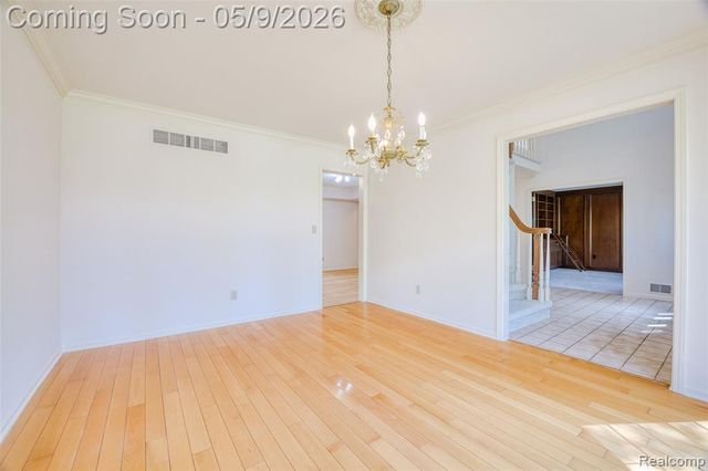 27966 Trailwood Court, Farmington, MI 48331