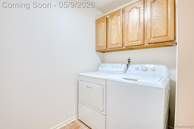 27966 Trailwood Court, Farmington, MI 48331