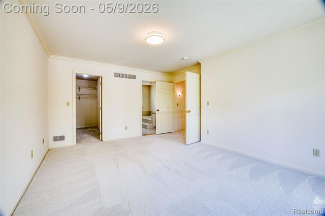 27966 Trailwood Court, Farmington, MI 48331