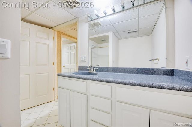 27966 Trailwood Court, Farmington, MI 48331