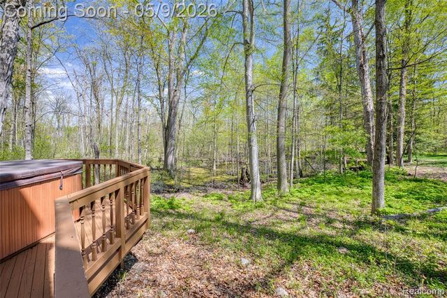 27966 Trailwood Court, Farmington, MI 48331
