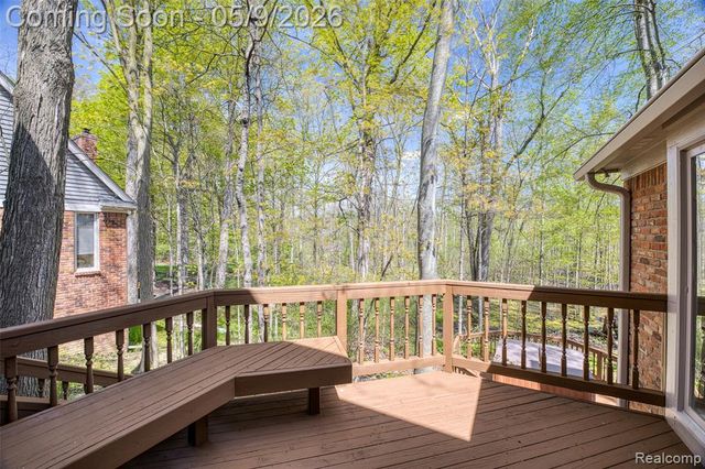 27966 Trailwood Court, Farmington, MI 48331