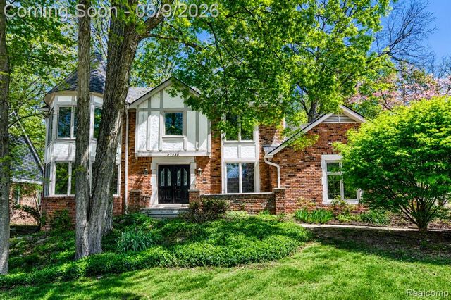 27966 Trailwood Court, Farmington, MI 48331
