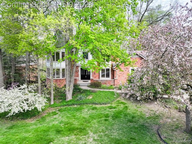 27966 Trailwood Court, Farmington, MI 48331