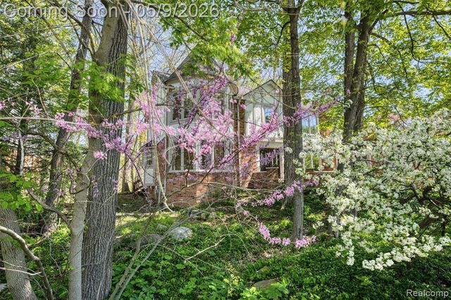 27966 Trailwood Court, Farmington, MI 48331