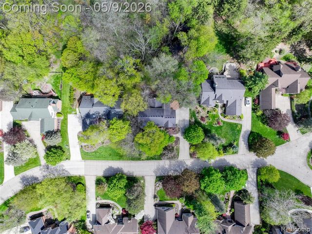 27966 Trailwood Court, Farmington, MI 48331