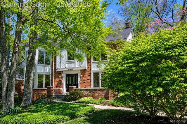 27966 Trailwood Court, Farmington, MI 48331