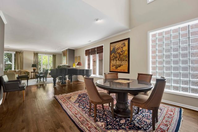 1727 W PETERSON Avenue, Chicago, IL 60660