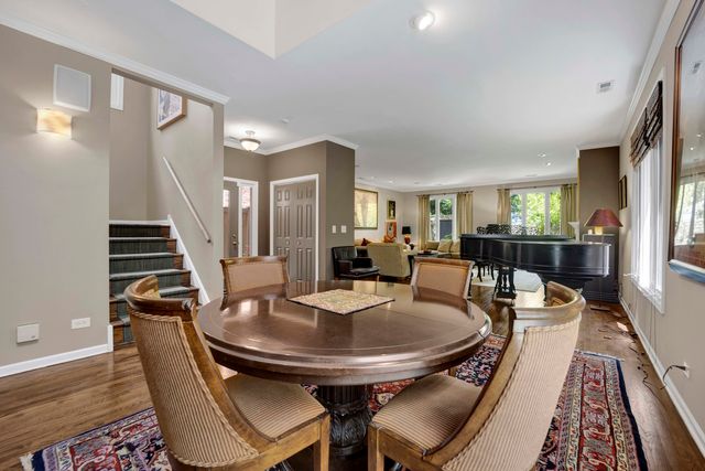 1727 W PETERSON Avenue, Chicago, IL 60660